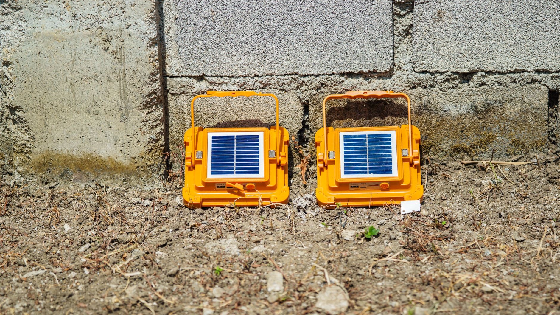 J'ai branché un kit d'arrosage solaire à 31,99 € sur mon robinet juste pour partir le week-end : depuis, mes pots ne bronc...