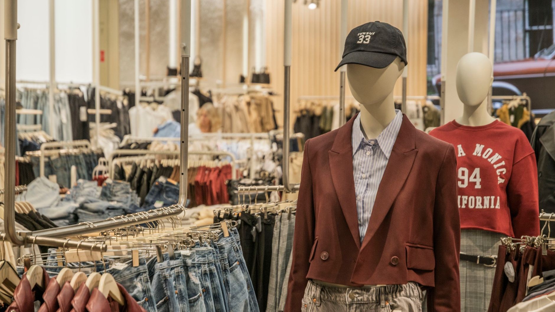 Plus personne n'entre chez Primark en fin de journée : voici l'heure à laquelle les habitués trouvent encore leur taille